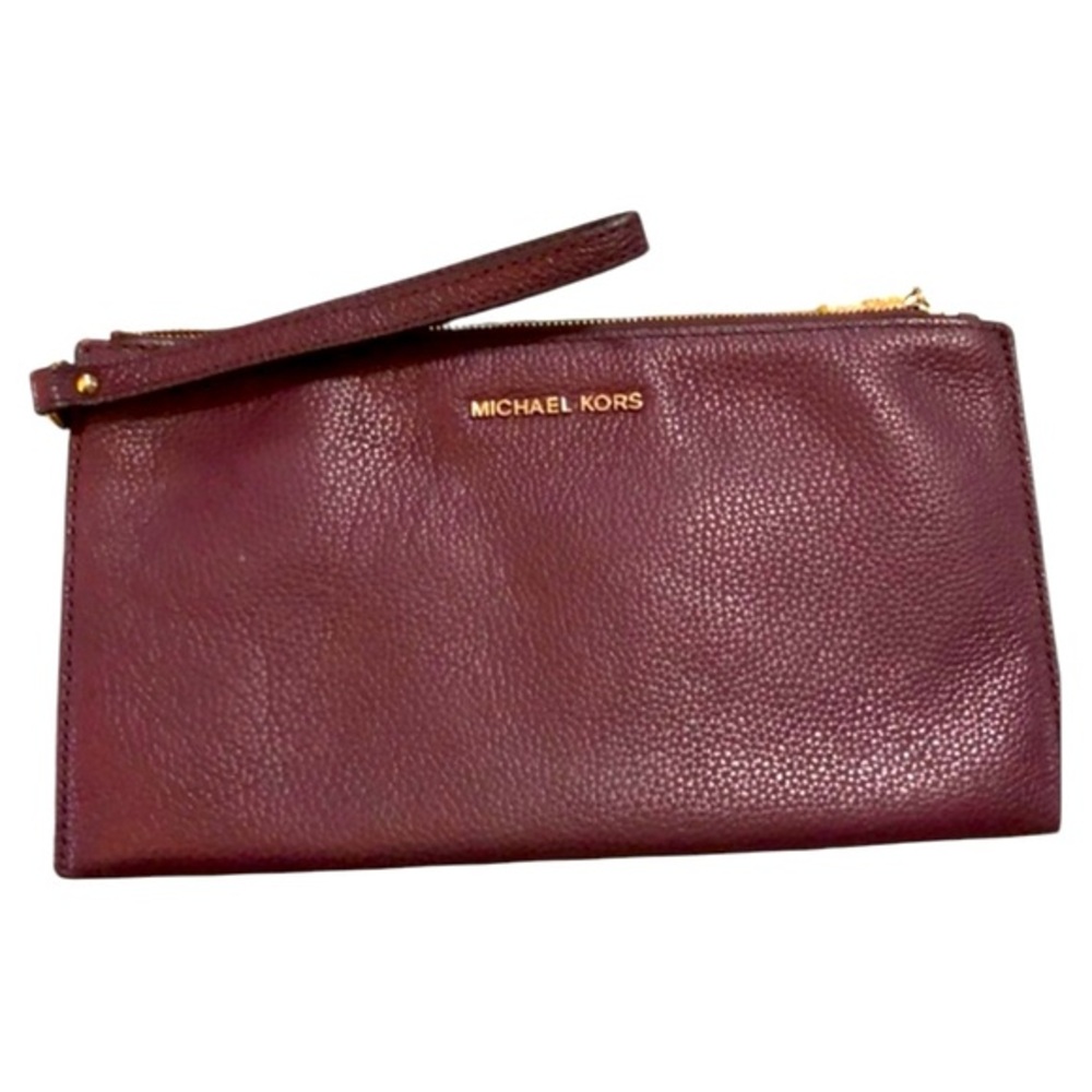 Michael kors wristlet